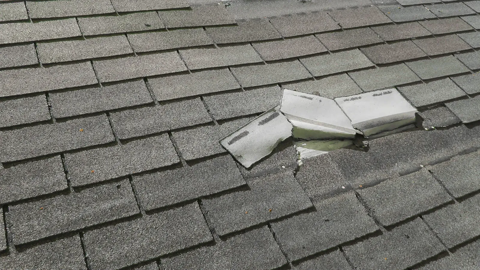 Emergency repair to a damaged roof